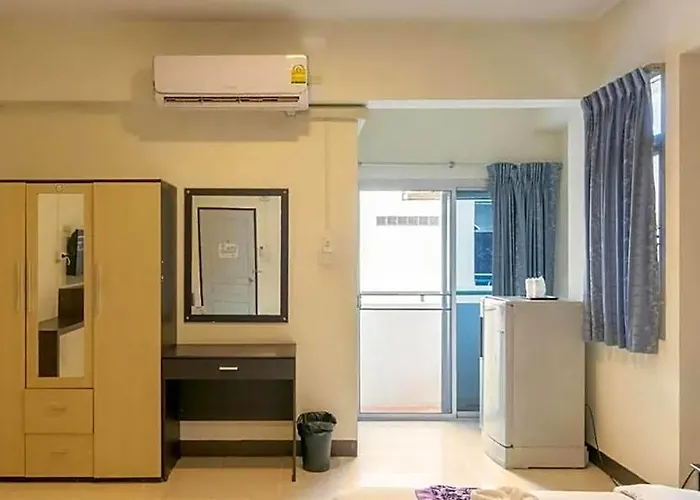 Hotel B9 Airport Resident 2*